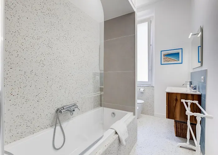 Elegant 3-bedroom In Piazza Mazzini *