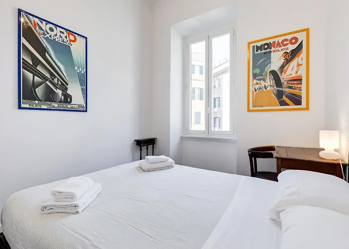 Elegant 3-bedroom In Piazza Mazzini Apartment *